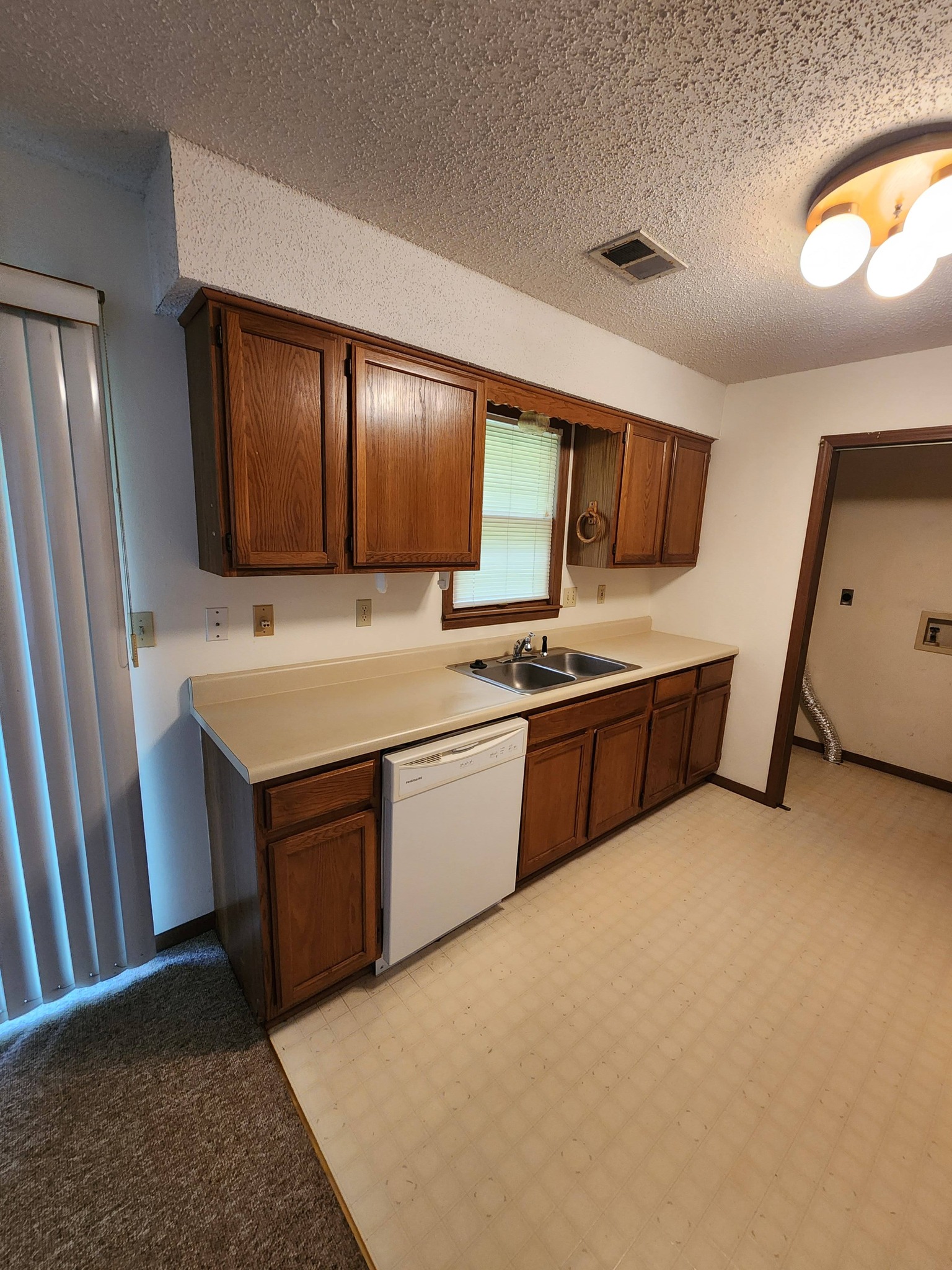 827 Foxrun Clinton Mo 14.jpg